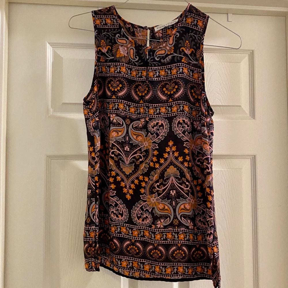 Violet & Claire Sleeveless Keyhole Top